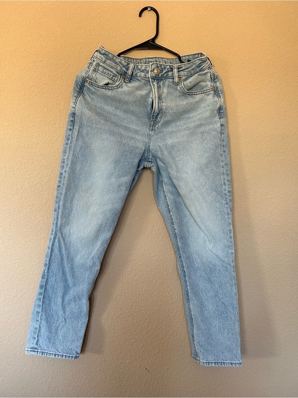 American Eagle Strigid Light Wash Jeans Size 6 Short